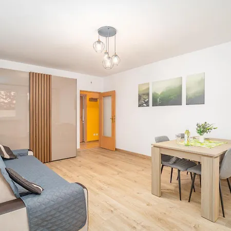 Huculska - Balcony, Workspace - By Rentujemy Krakow