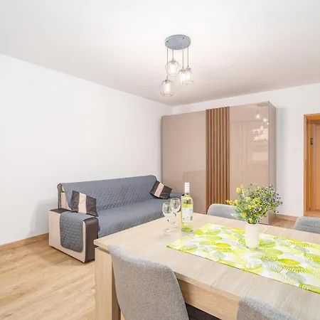 Huculska - Balcony, Workspace - By Rentujemy Cracóvia